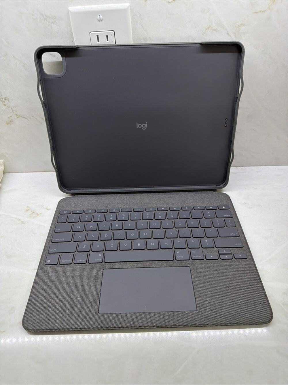 Logitech Combo Touch Keyboard Case w/ Trackpad for iPad Pro 12.9″ 5th & 6th Gen